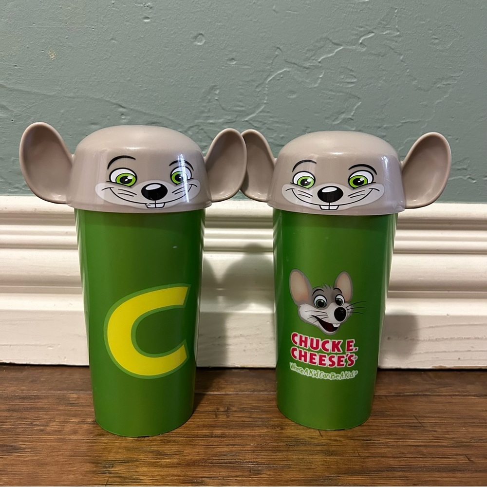 Chuck E Cheese’s 2 Souvenir Cups Free Unlimited Refills Green EUC